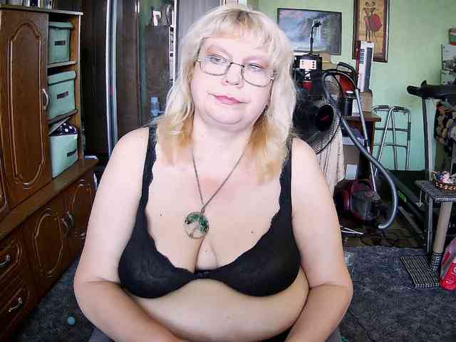 LOLA88888 webcam
