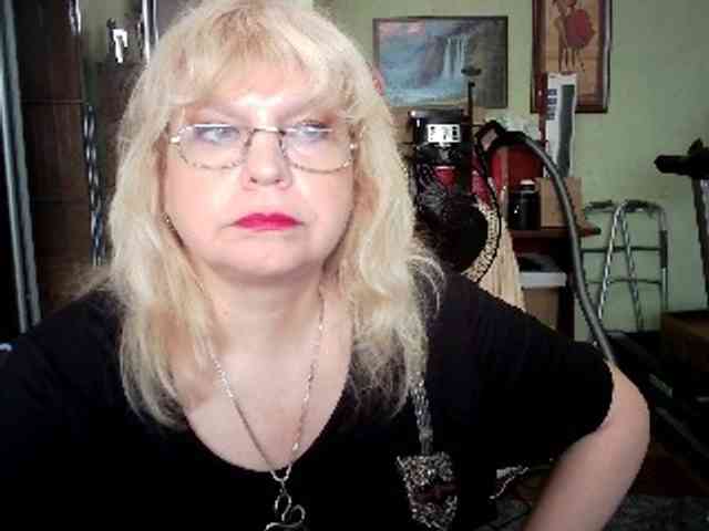 LOLA88888 webcam