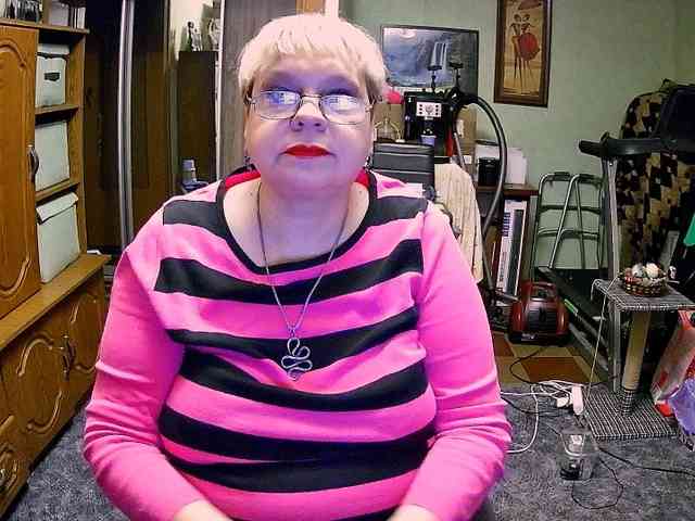 LOLA88888 webcam