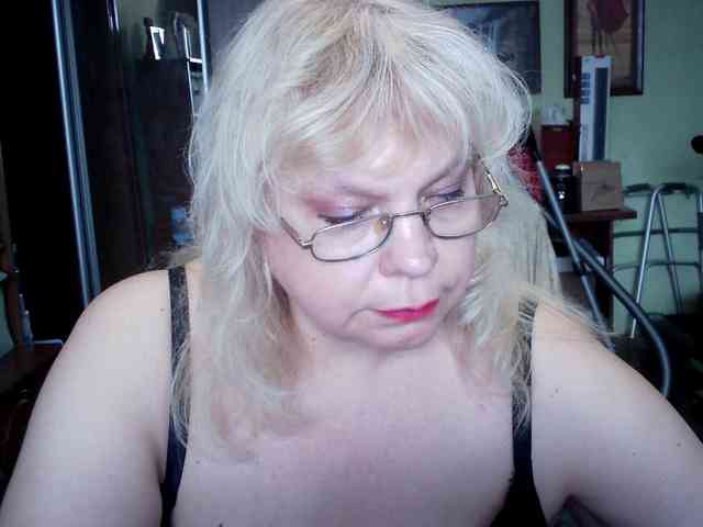 LOLA88888 webcam
