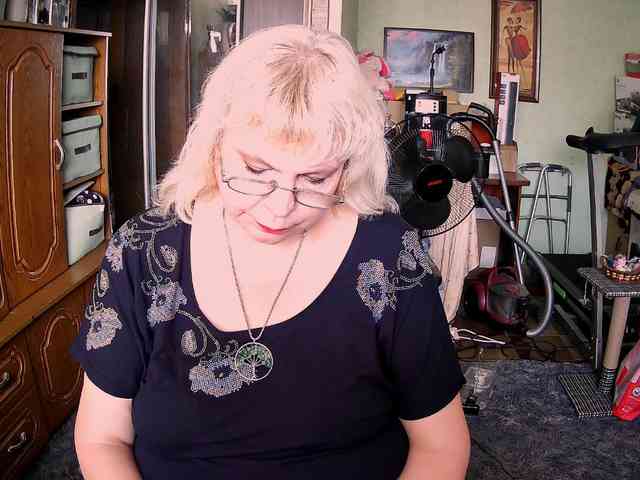 LOLA88888 webcam