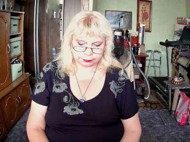 LOLA88888 webcam