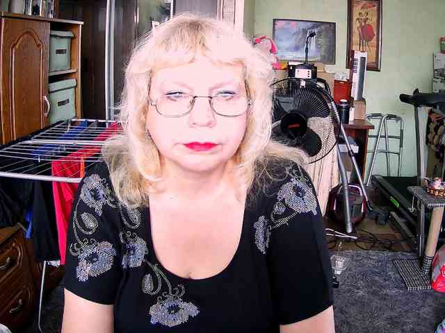 LOLA88888 webcam