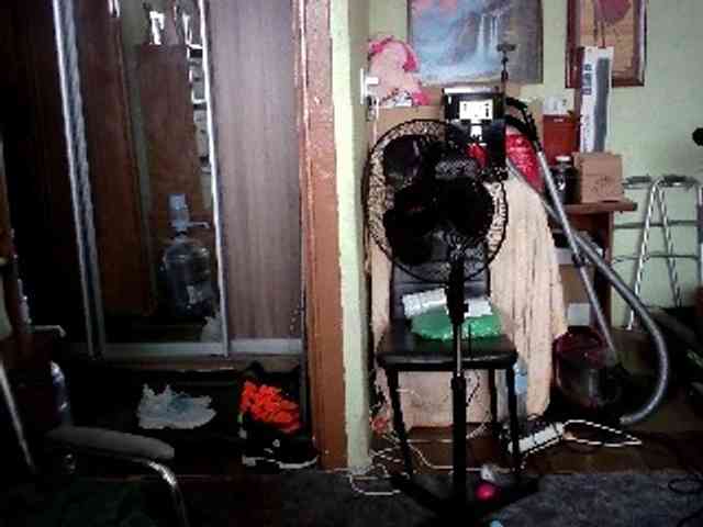 LOLA88888 webcam