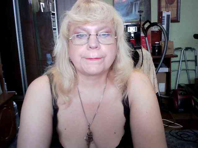 LOLA88888 webcam