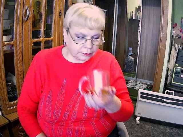 LOLA88888 webcam