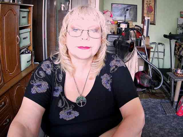 LOLA88888 webcam