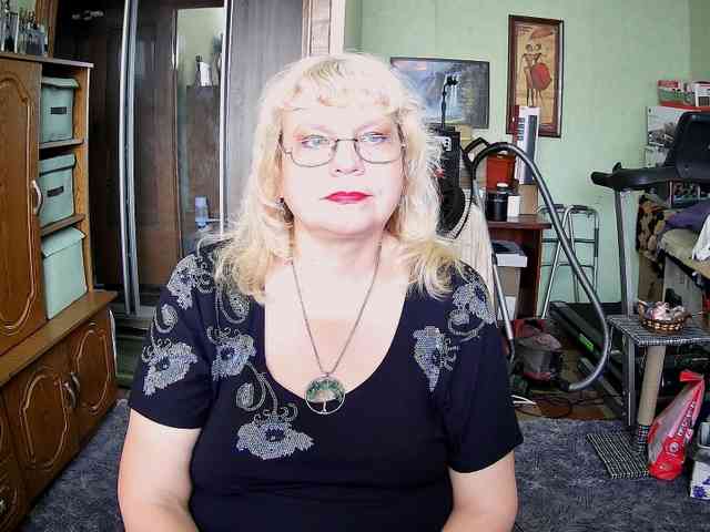 LOLA88888 webcam
