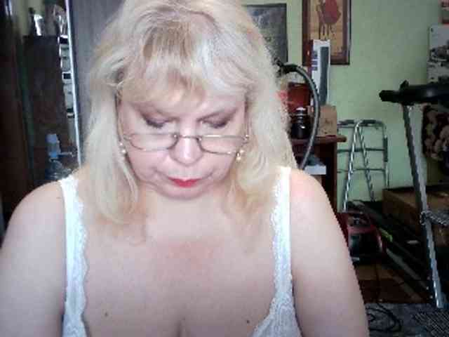 LOLA88888 webcam