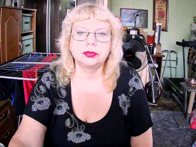 LOLA88888 webcam