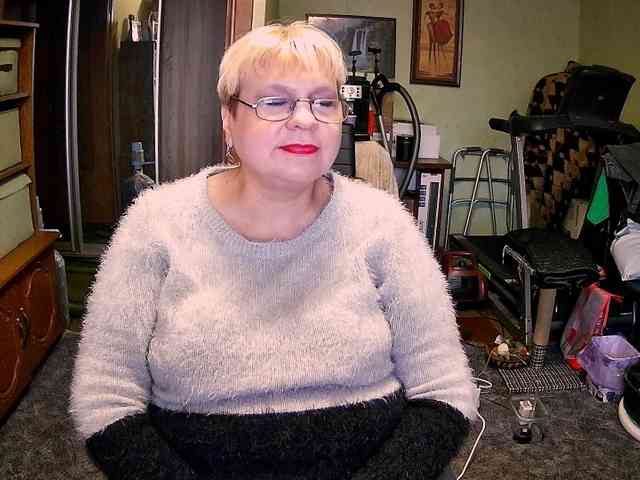 LOLA88888 webcam