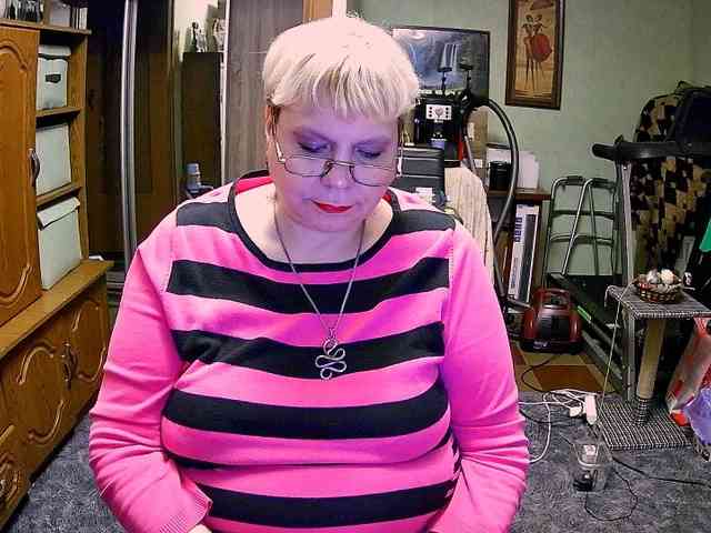 LOLA88888 webcam