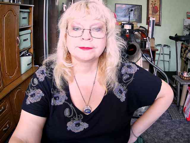 LOLA88888 webcam