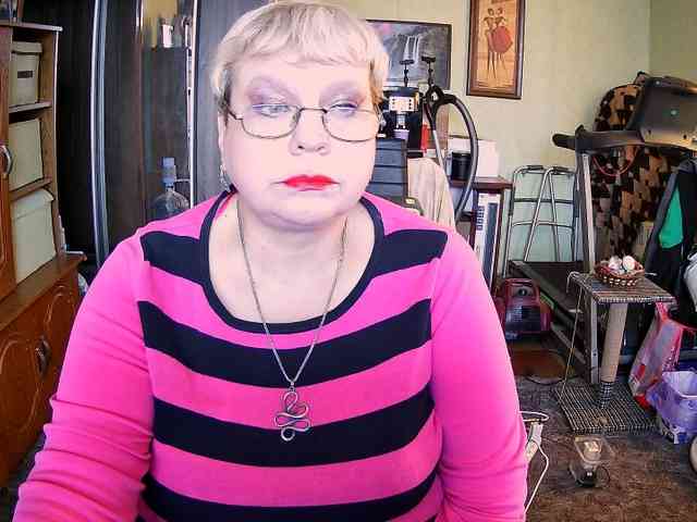 LOLA88888 webcam