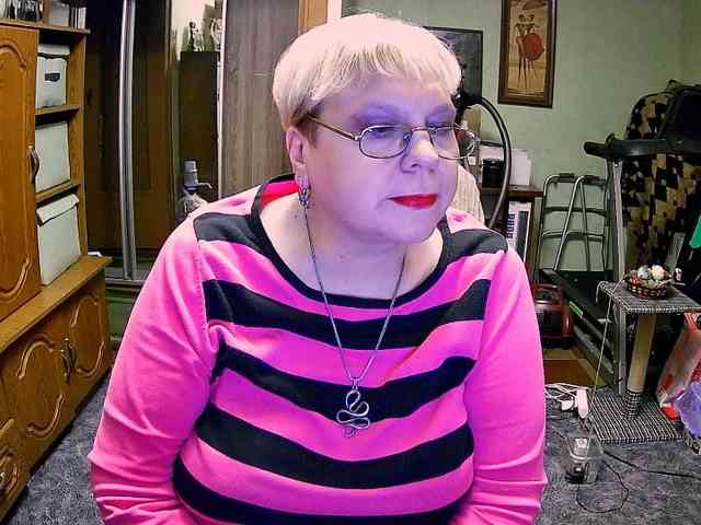 LOLA88888 webcam