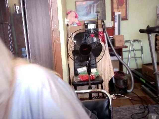 LOLA88888 webcam