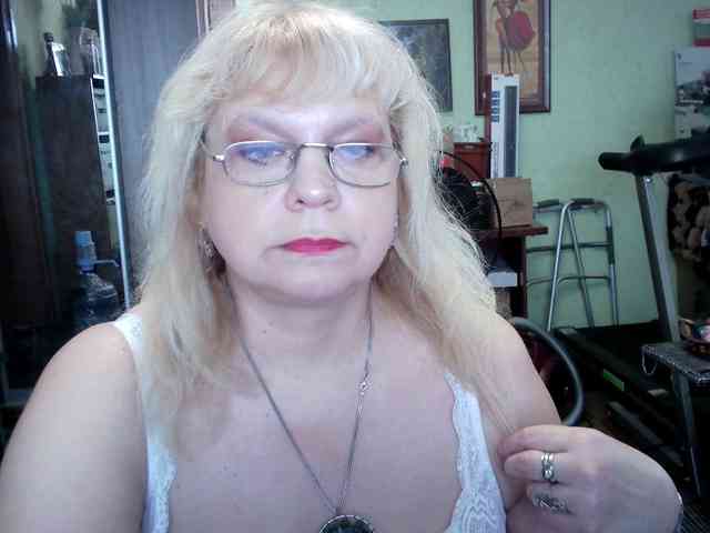 LOLA88888 webcam
