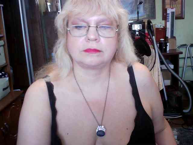 LOLA88888 webcam