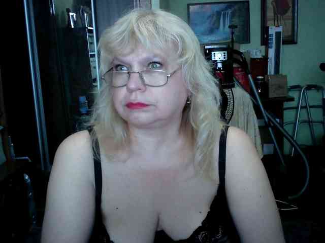 LOLA88888 webcam