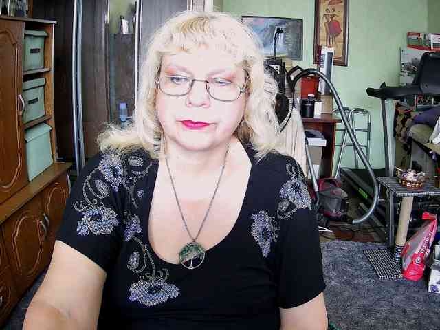 LOLA88888 webcam