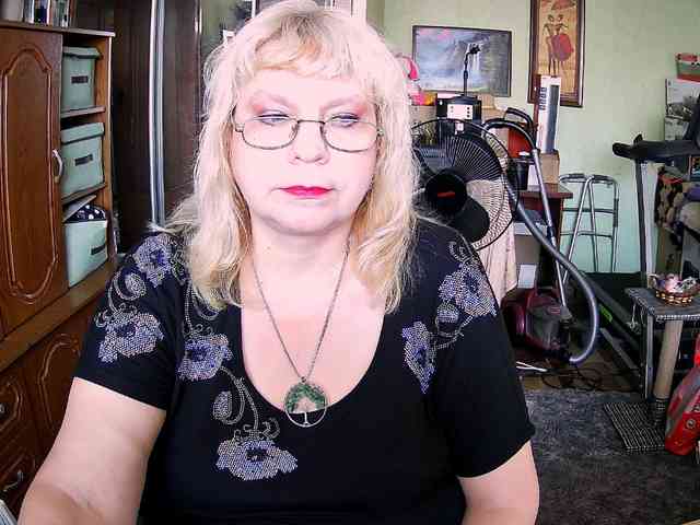 LOLA88888 webcam