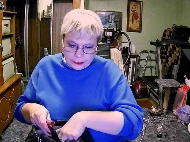 LOLA88888 webcam