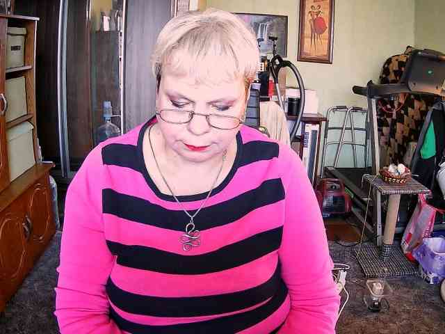 LOLA88888 webcam