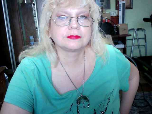 LOLA88888 webcam