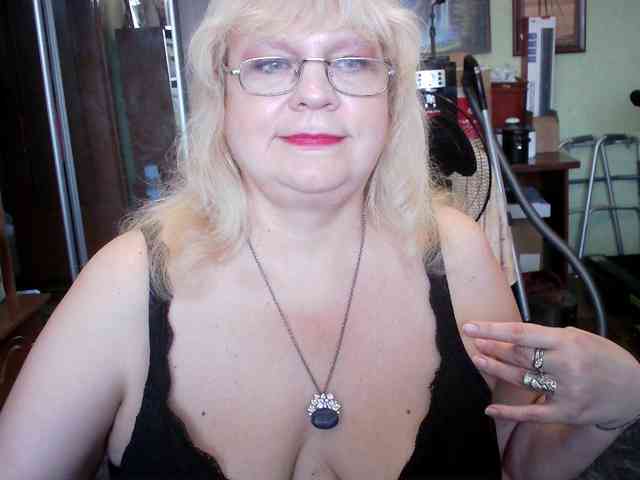 LOLA88888 webcam