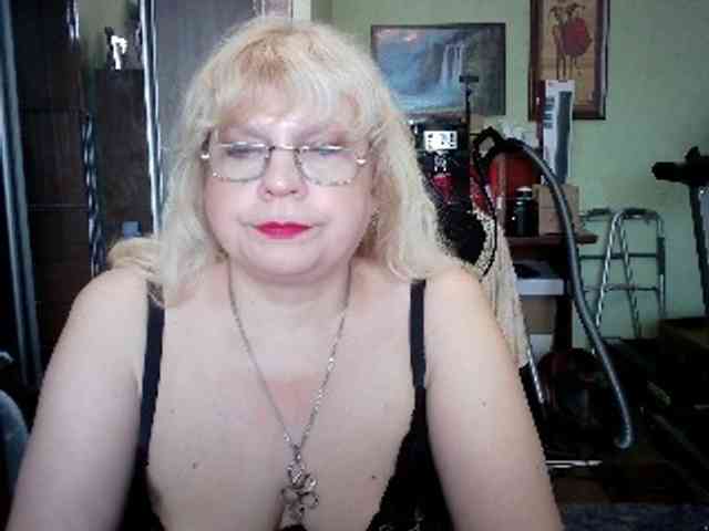 LOLA88888 webcam