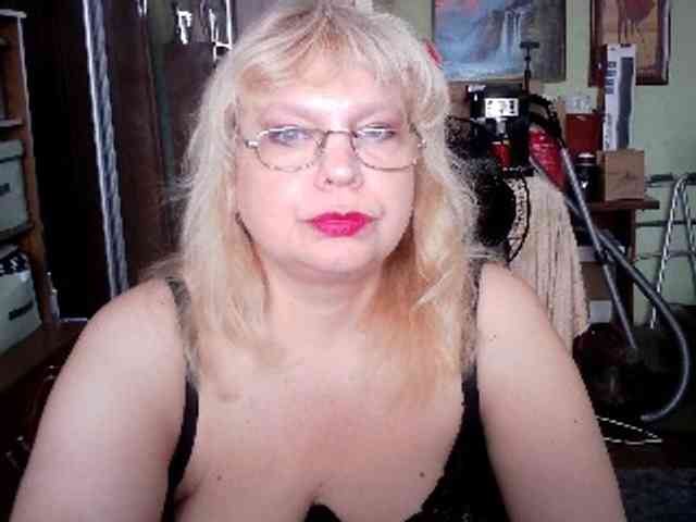 LOLA88888 webcam