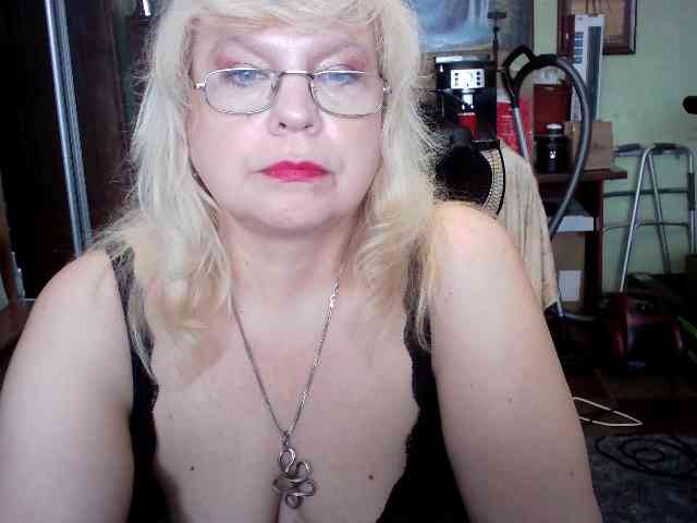 LOLA88888 webcam