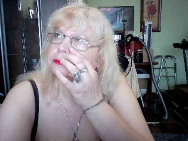 LOLA88888 webcam