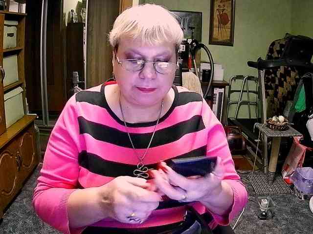 LOLA88888 webcam