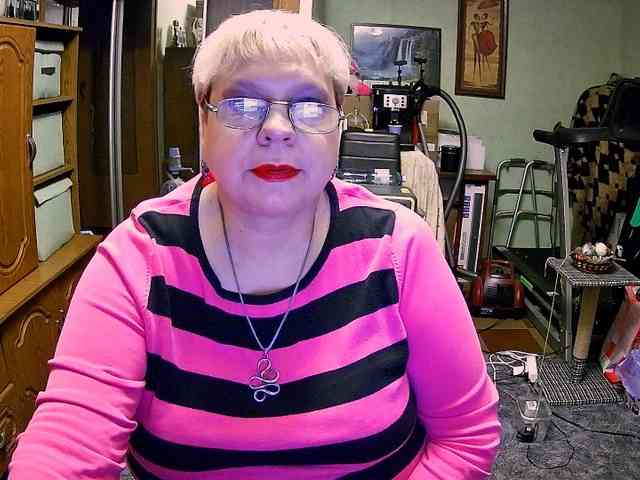 LOLA88888 webcam