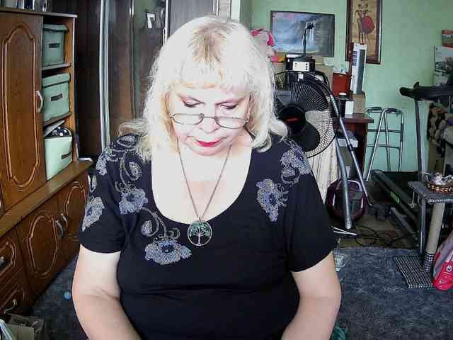 LOLA88888 webcam