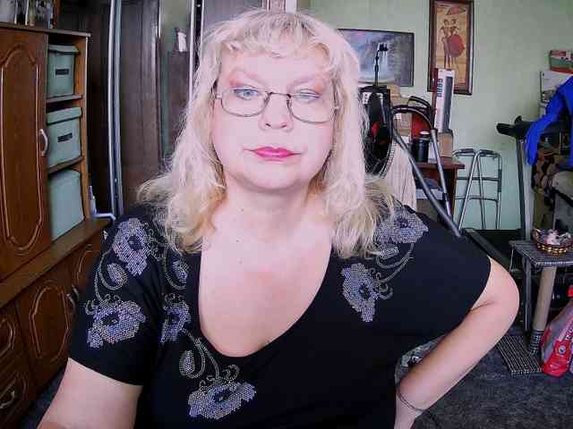 LOLA88888 webcam