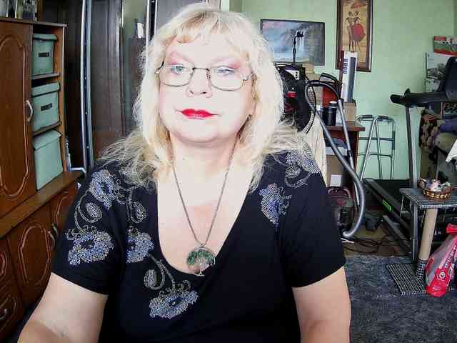 LOLA88888 webcam