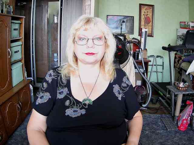 LOLA88888 webcam