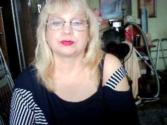 LOLA88888 webcam