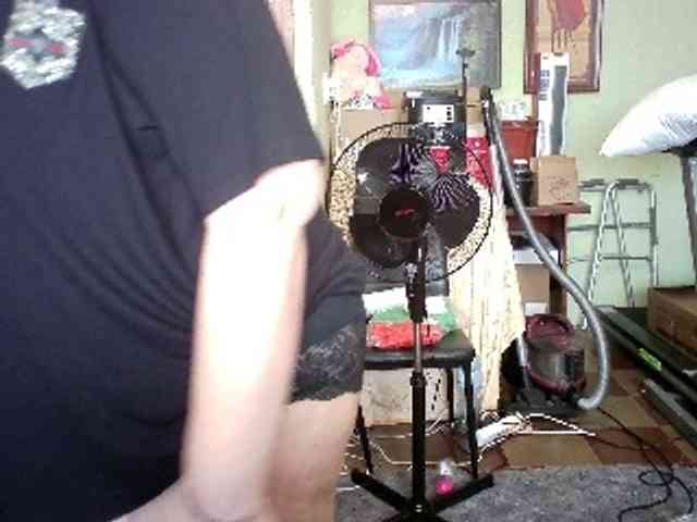 LOLA88888 webcam