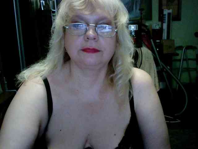 LOLA88888 webcam