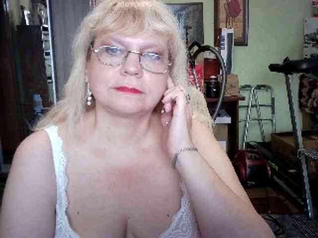 LOLA88888 webcam