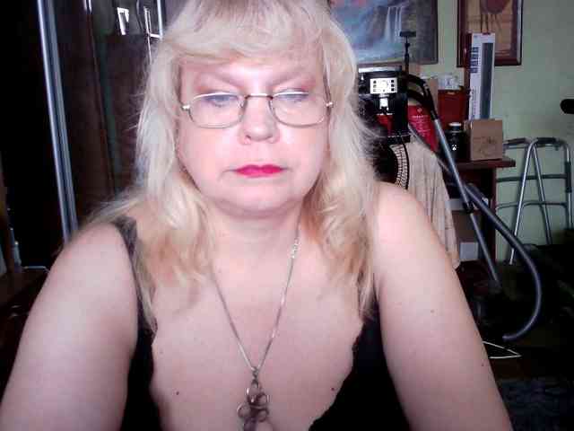 LOLA88888 webcam