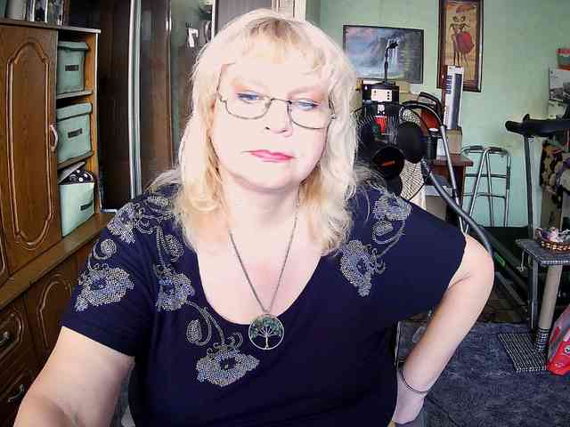 LOLA88888 webcam