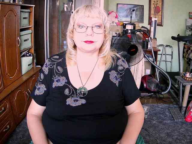 LOLA88888 webcam
