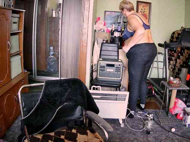 LOLA88888 webcam