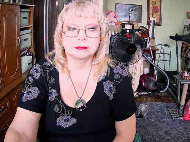 LOLA88888 webcam
