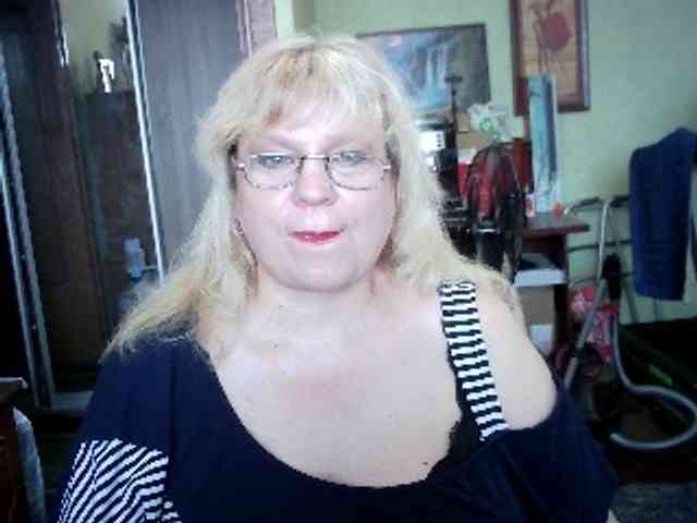 LOLA88888 webcam