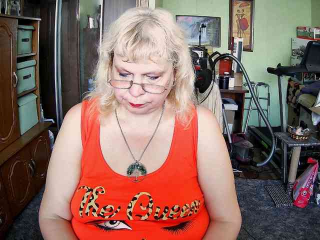 LOLA88888 webcam